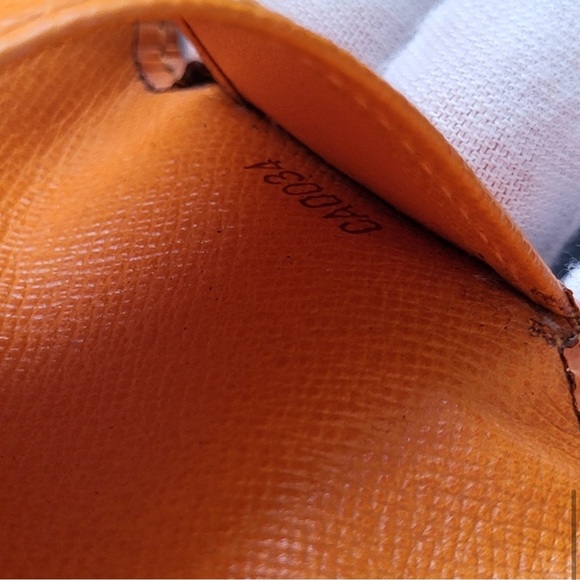 LV Key Case Epi Leather Authentic EUC - Picture 8 of 13